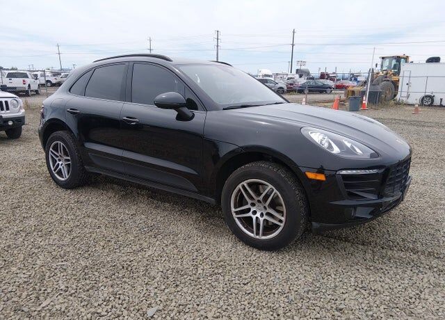 2017 PORSCHE Macan