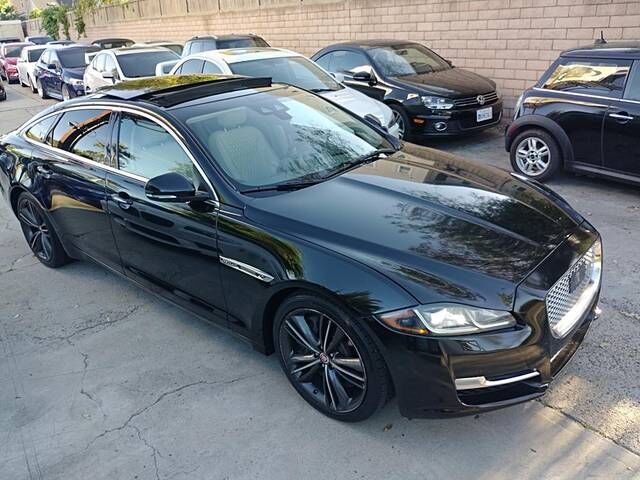 2019 JAGUAR XJ