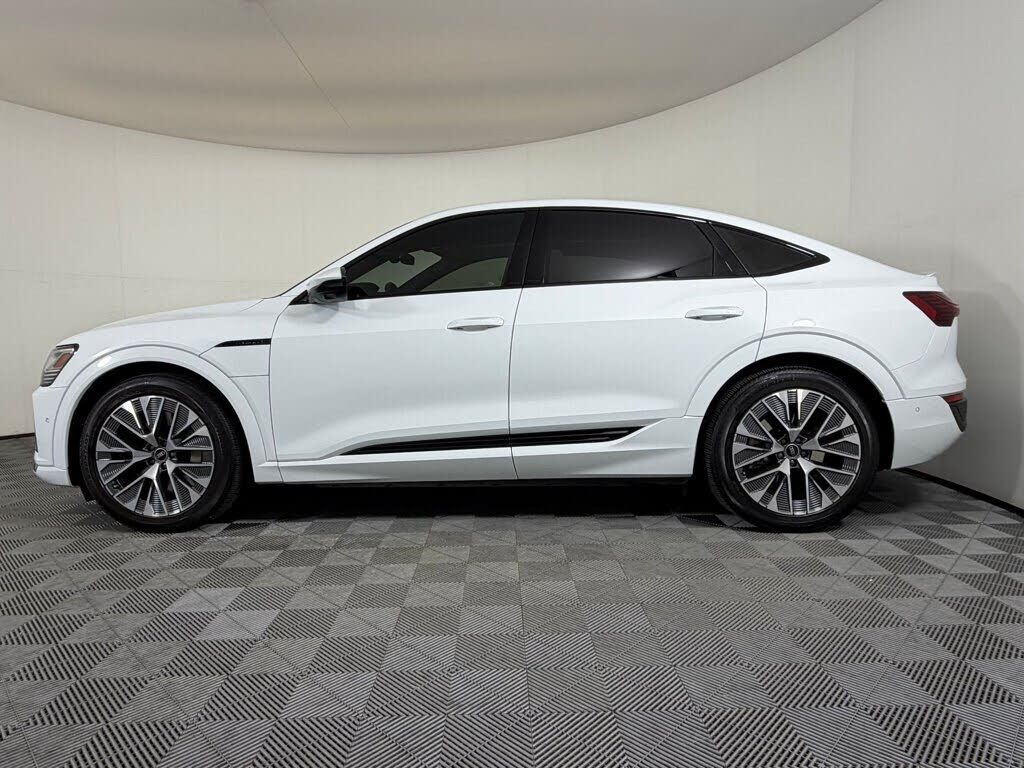 2024 Audi Q8