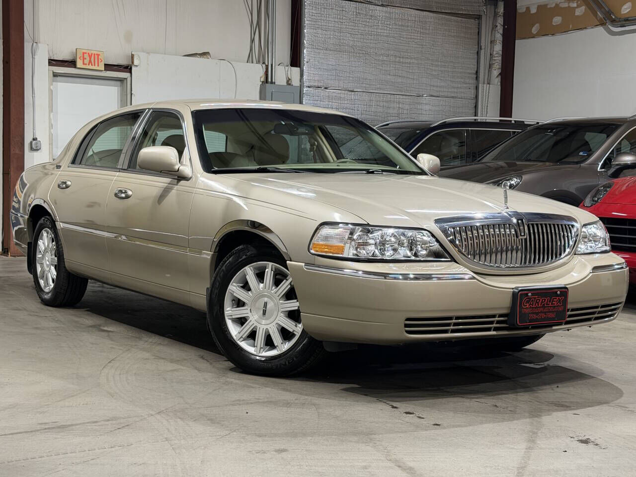 2009 LINCOLN Town Car