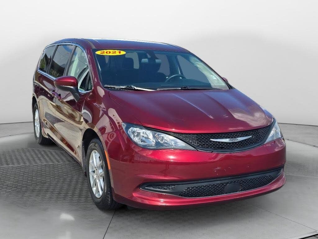 2021 CHRYSLER Voyager