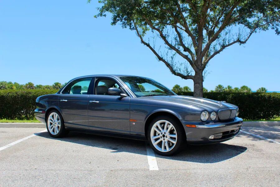 2004 JAGUAR XJR