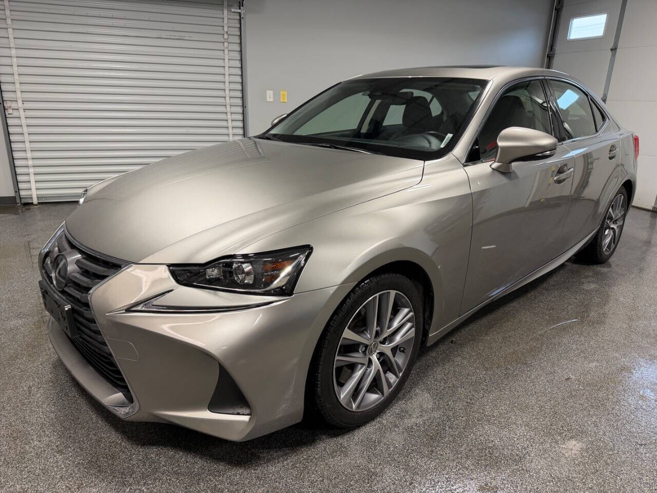 2019 LEXUS IS