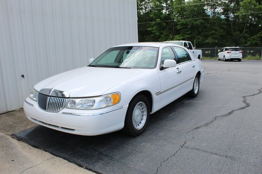 2000 LINCOLN Town Car