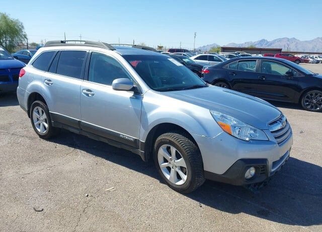 2013 SUBARU Outback