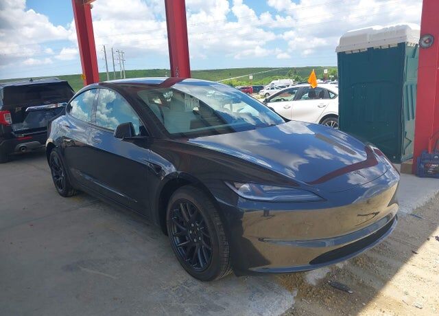 2026 TESLA Model 3