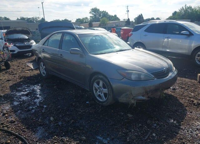 2004 TOYOTA Camry