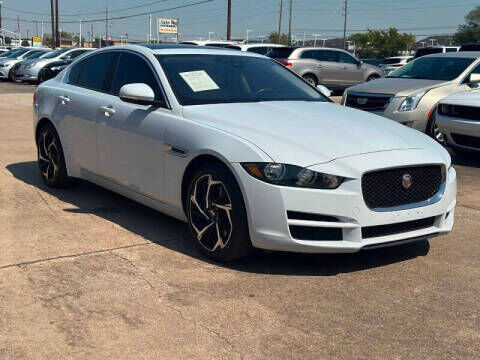2017 JAGUAR XE