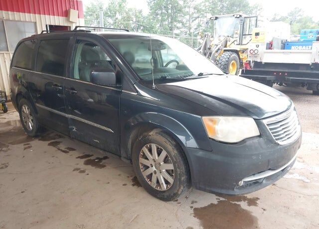 2014 CHRYSLER Town and Country