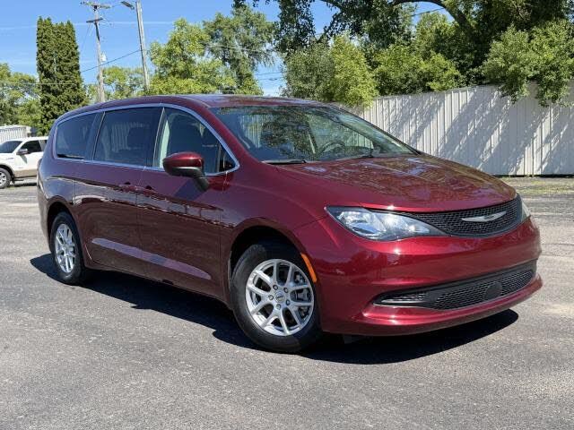2023 CHRYSLER Voyager