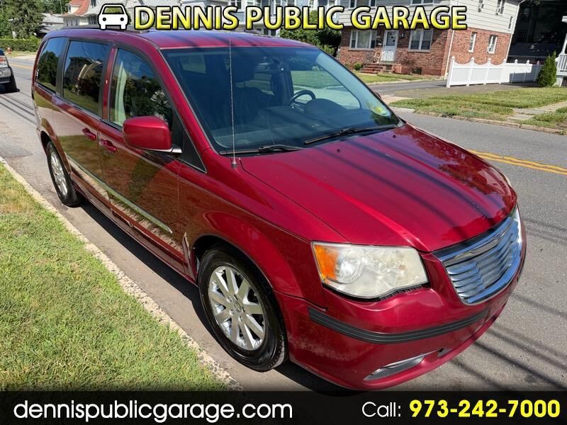 2014 CHRYSLER Town and Country