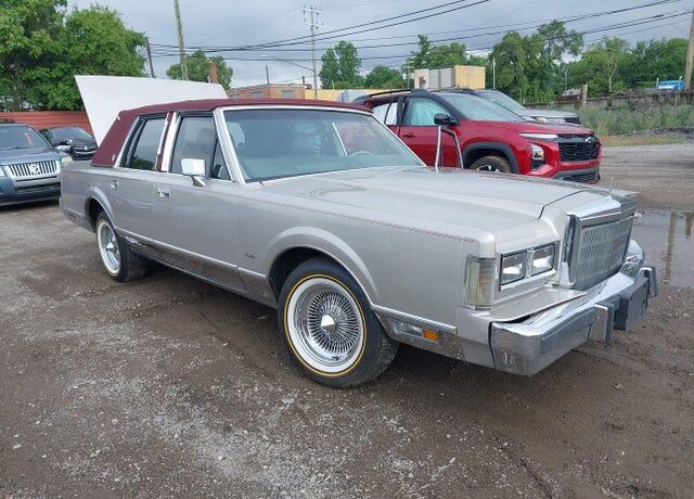 1988 LINCOLN Town Car