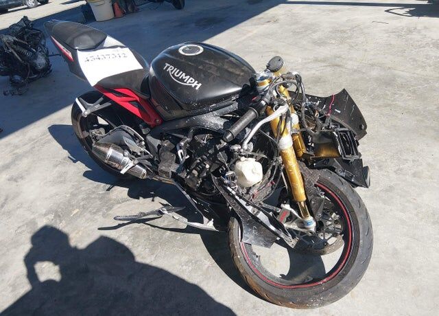2015 TRIUMPH Daytona 675 R