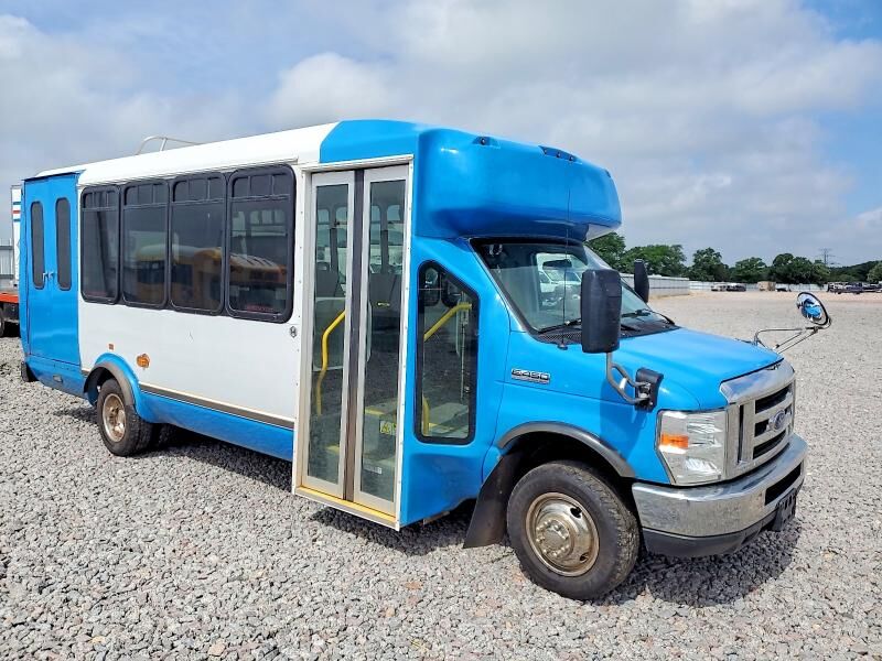 2019 FORD E-450