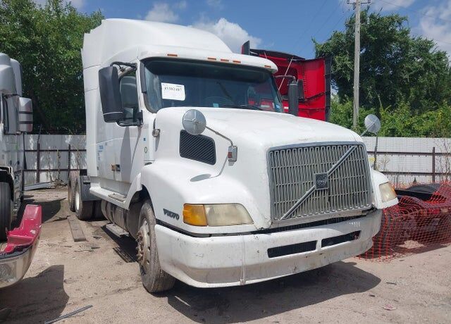 1999 VOLVO TRUCK VN