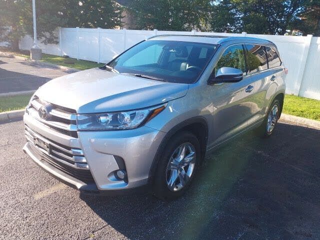 2017 TOYOTA Highlander