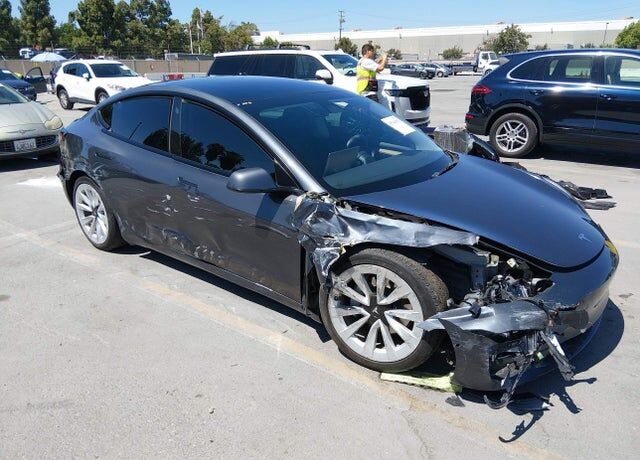 2022 TESLA Model 3