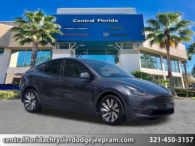 2024 TESLA Model Y