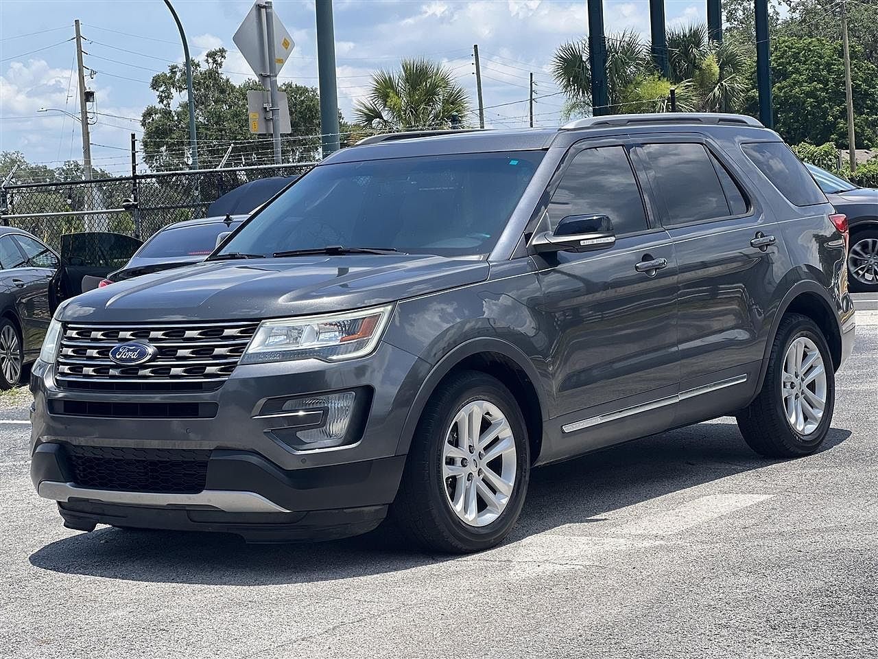 2016 FORD Explorer