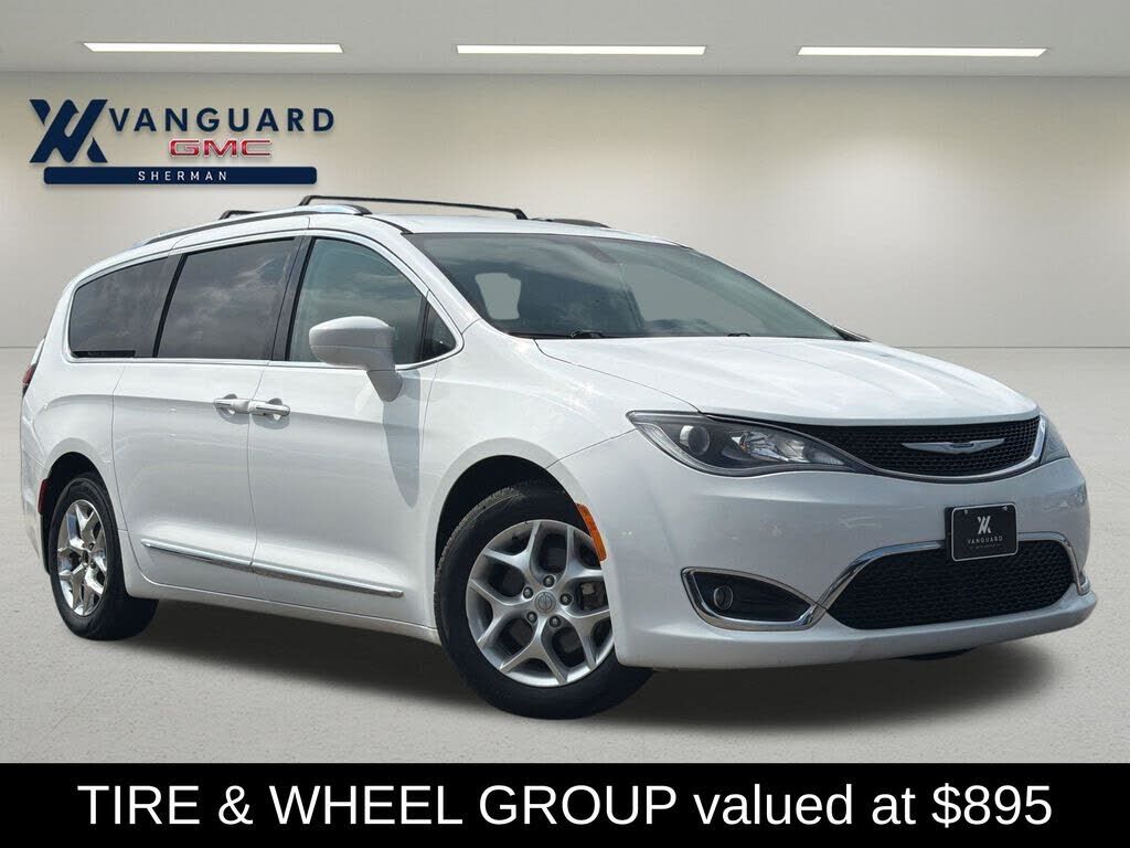 2017 CHRYSLER Pacifica