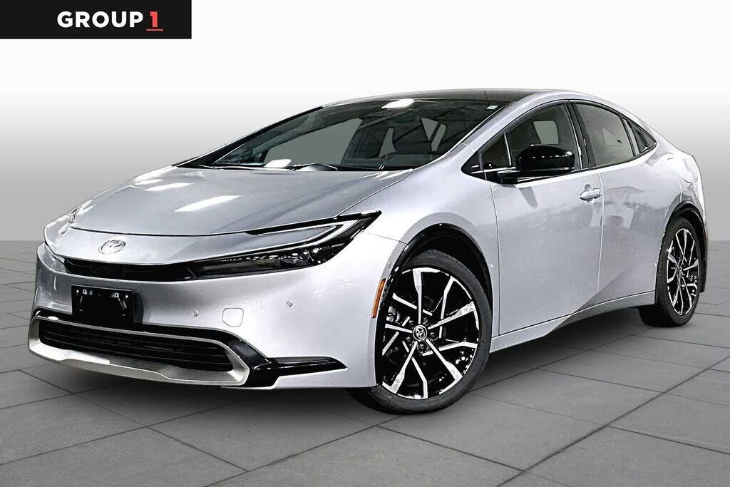 2025 TOYOTA Prius