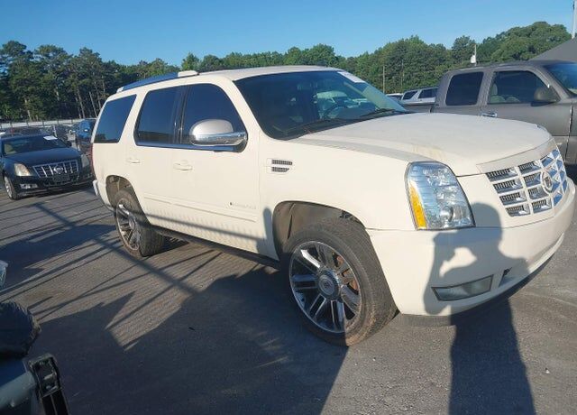 2013 CADILLAC Escalade