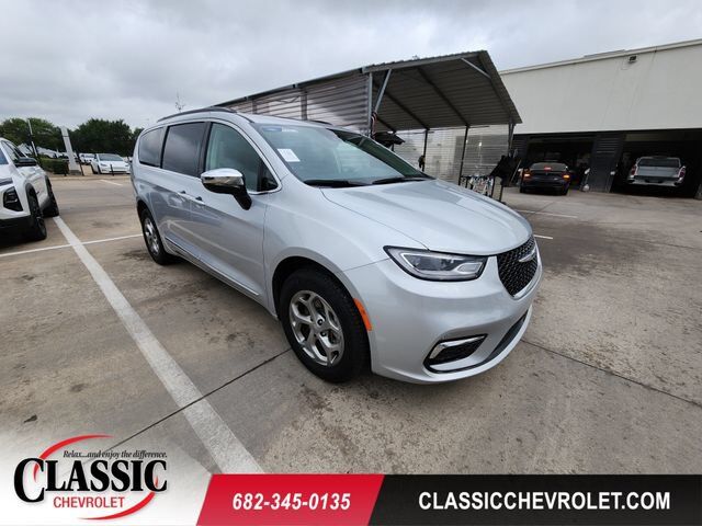 2023 CHRYSLER Pacifica