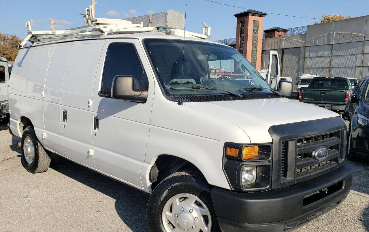 2012 FORD E-350