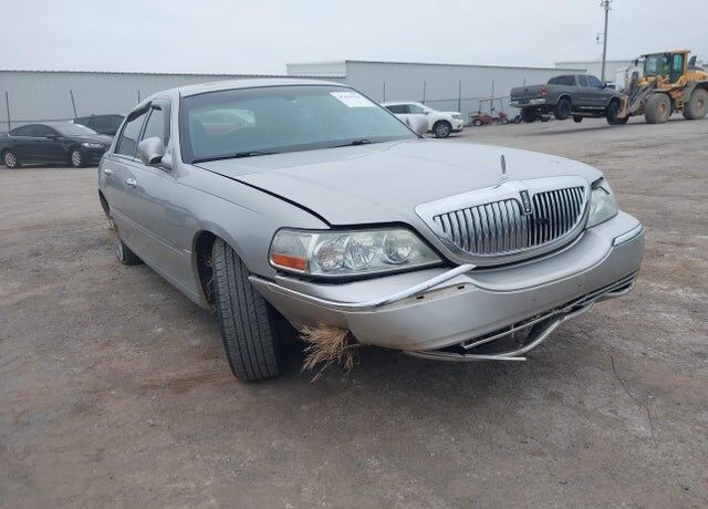 2006 LINCOLN Town Car