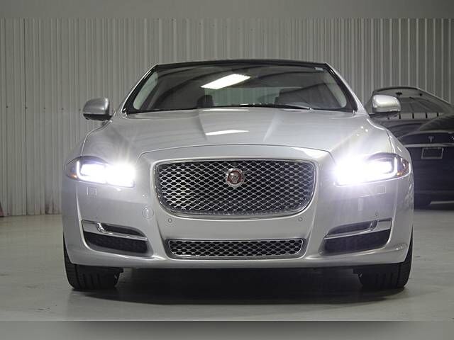 2016 JAGUAR XJ