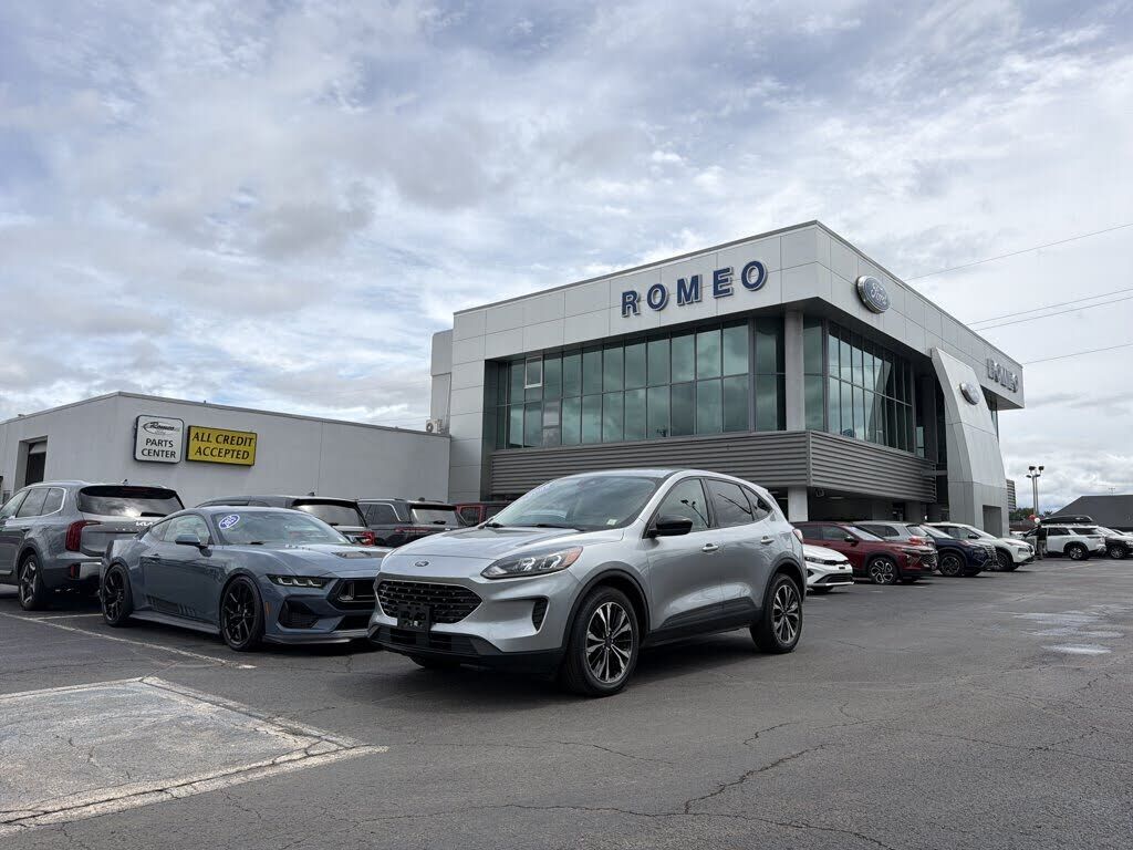 2022 FORD Escape