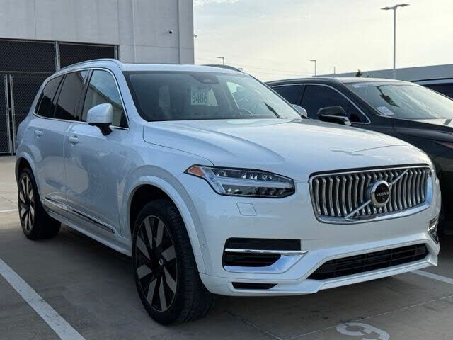 2023 VOLVO XC90