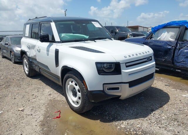 2024 LAND ROVER Defender