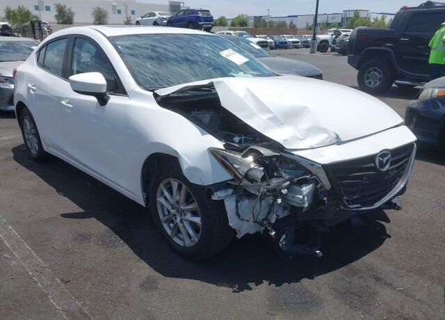 2014 MAZDA Mazda3