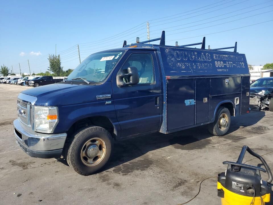 2013 FORD E-350