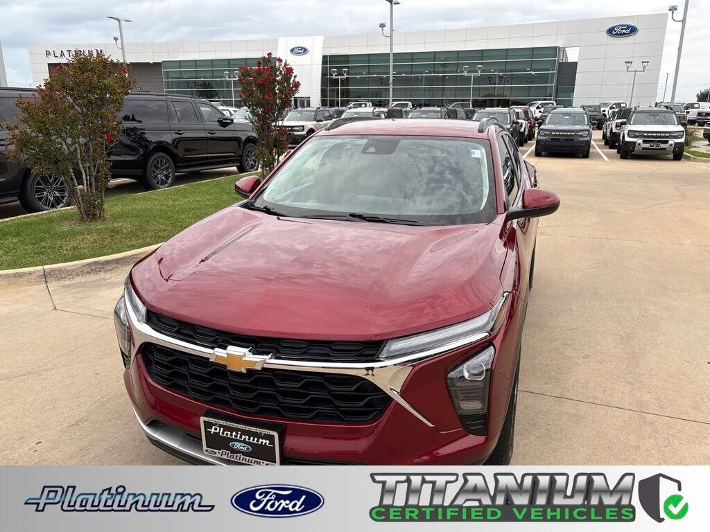 2024 CHEVROLET Trax