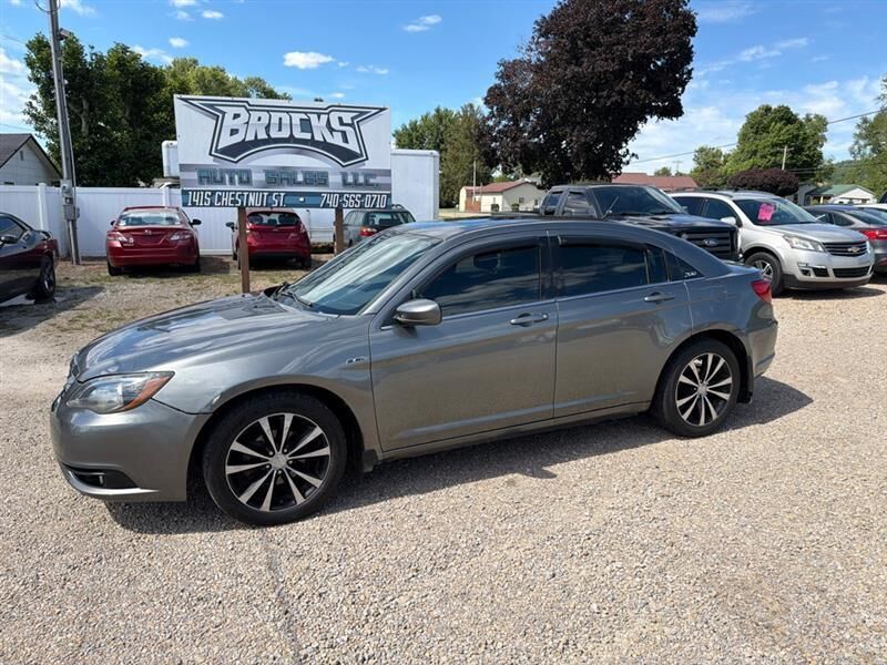 2013 CHRYSLER 200