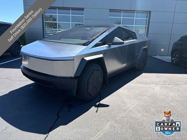 2024 TESLA Cybertruck