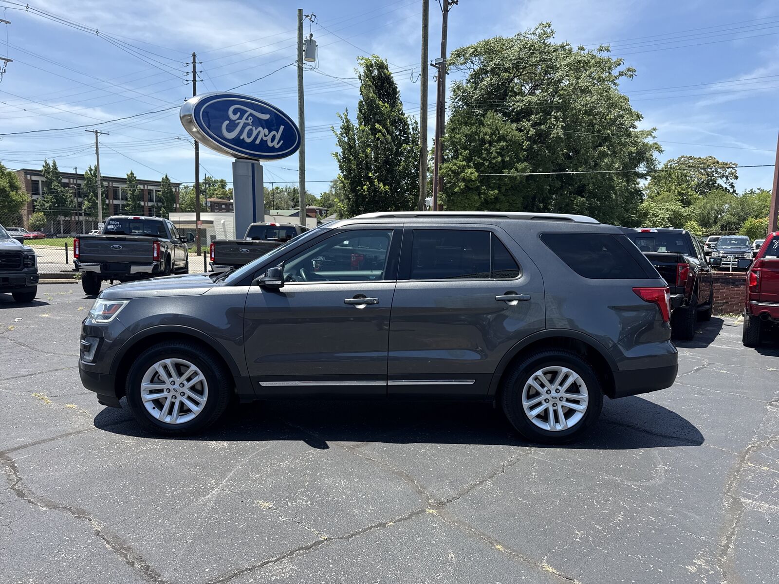 2016 FORD Explorer