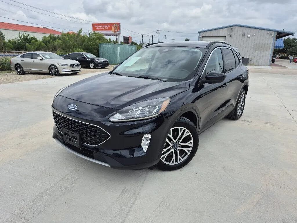 2021 FORD Escape