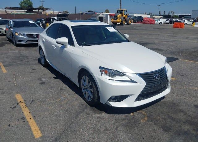 2016 LEXUS IS