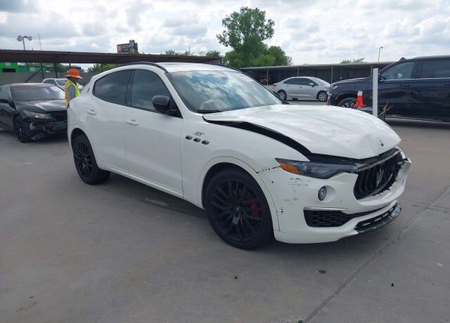 2022 MASERATI Levante