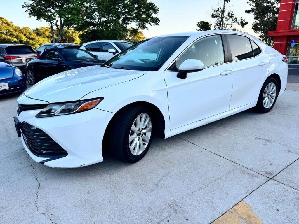 2019 TOYOTA Camry