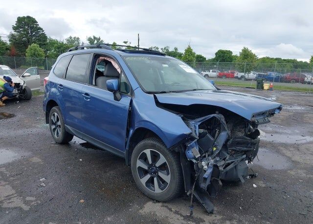 2018 SUBARU Forester