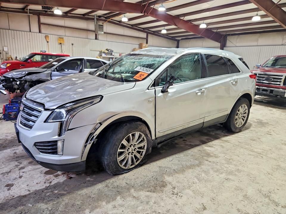2017 CADILLAC XT5
