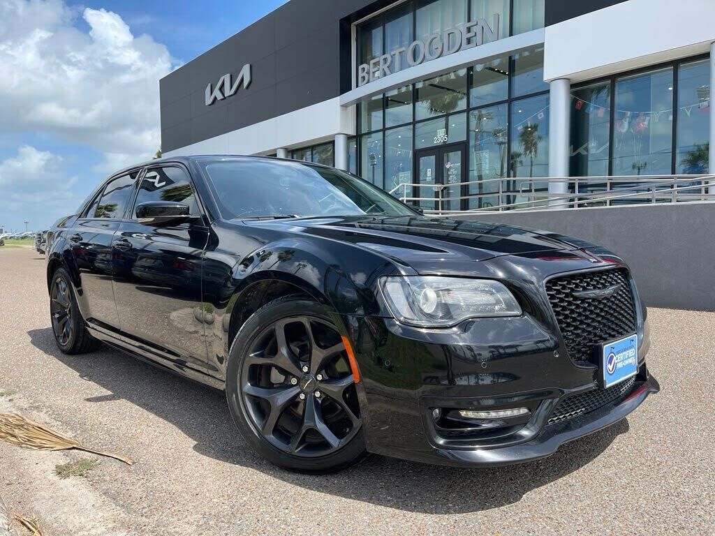 2023 CHRYSLER 300