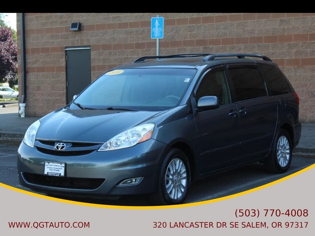2010 TOYOTA Sienna