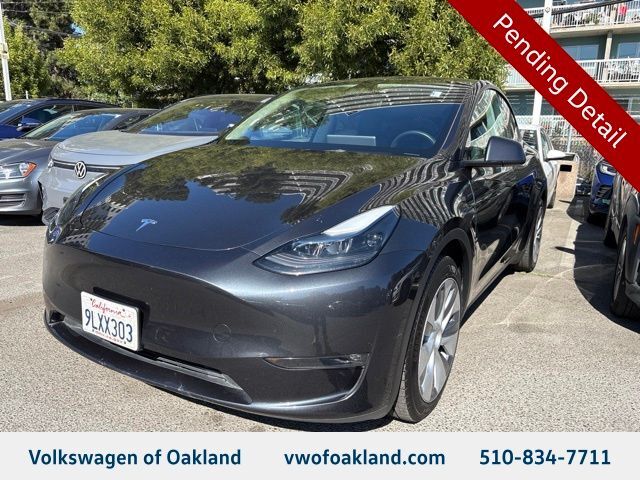 2024 TESLA Model Y