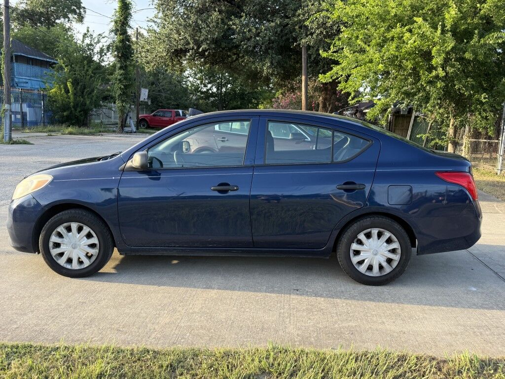 2014 NISSAN Versa