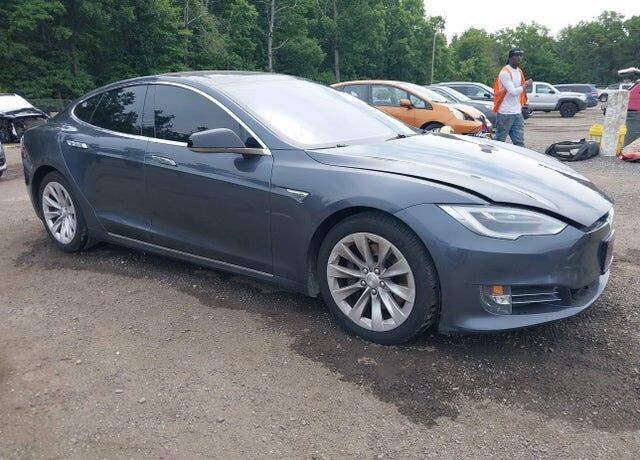2016 TESLA Model S